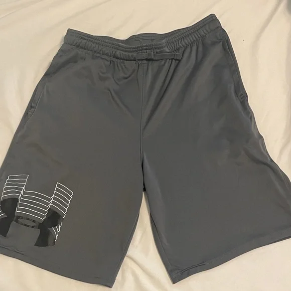 3 for $15 liquidation sale
Under Armour Boy’s Charcoal Athletic Shorts - Picture 1 of 5